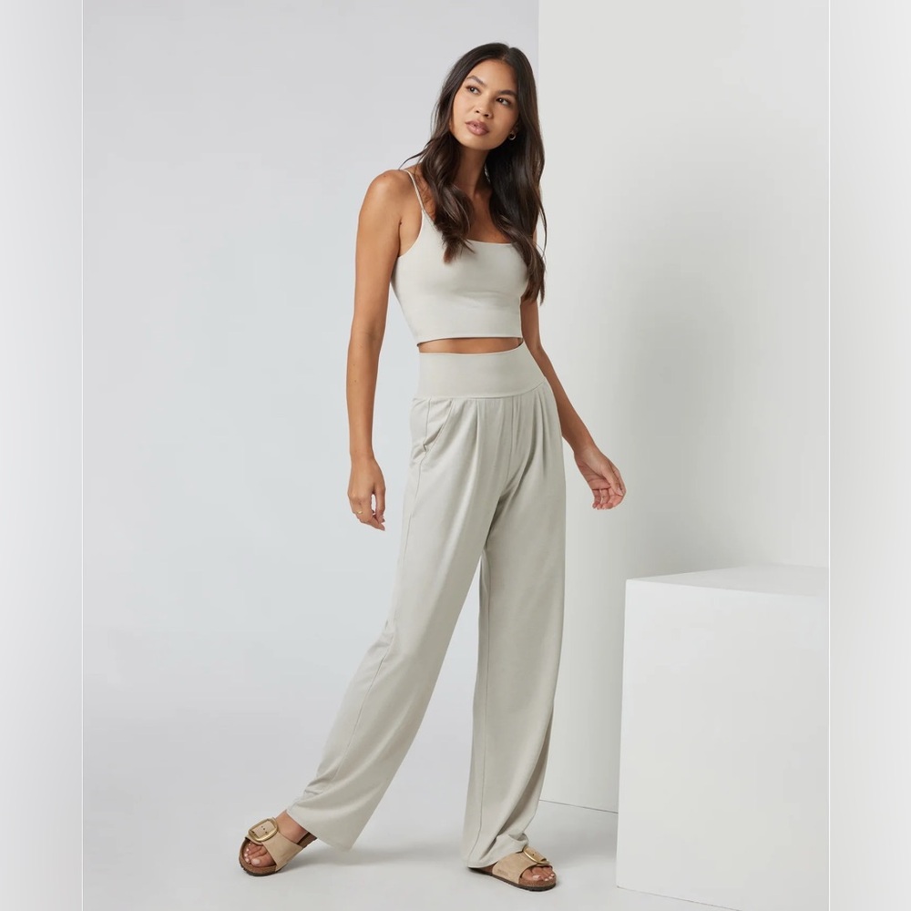 Vuori Womens Pants Lux At Ease Straight Large